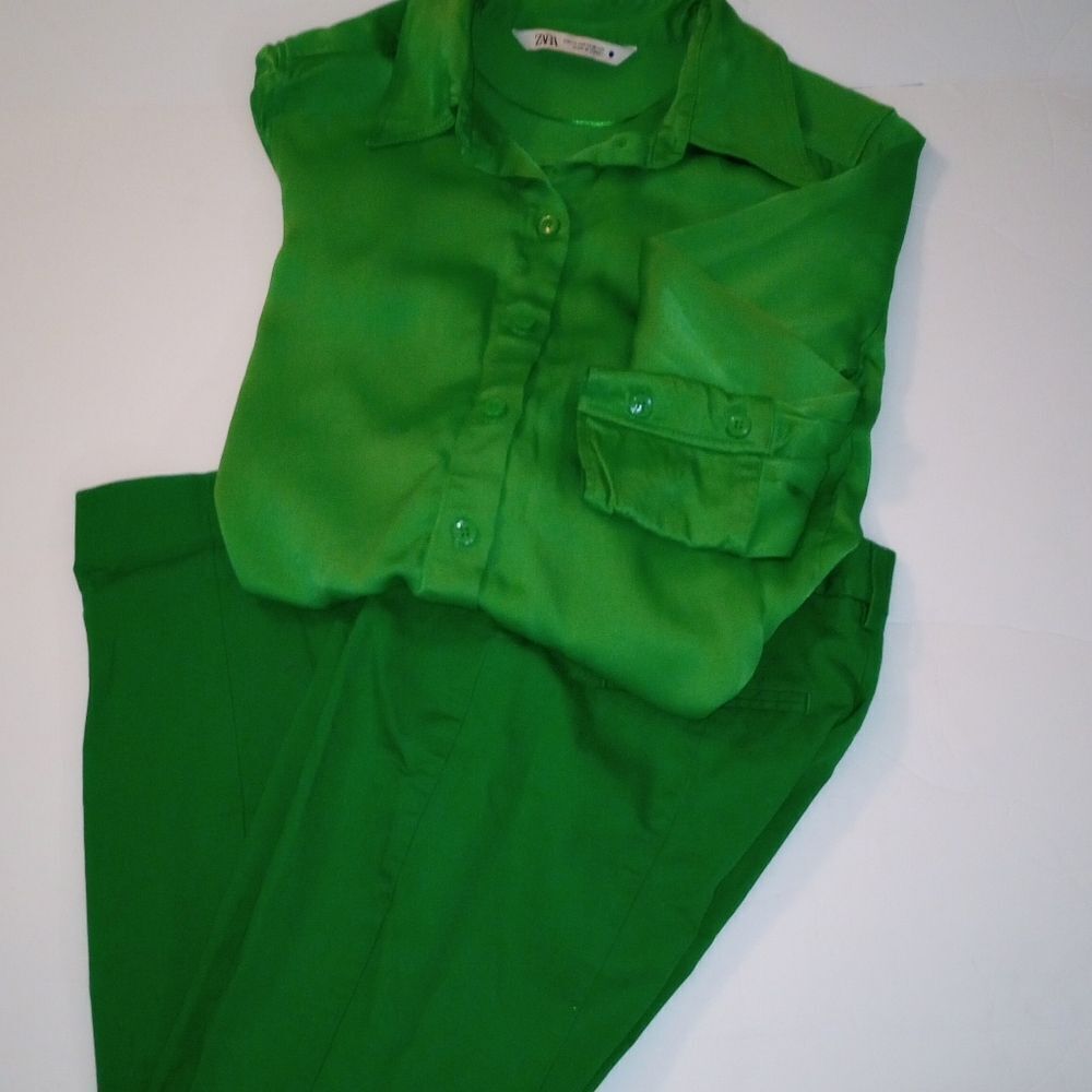 🆕👖Gap Slim Cropped Color Green Khakis